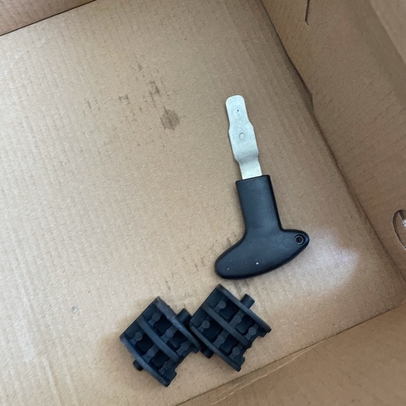 Light up sneakers with wheels - Picture 2 of 8